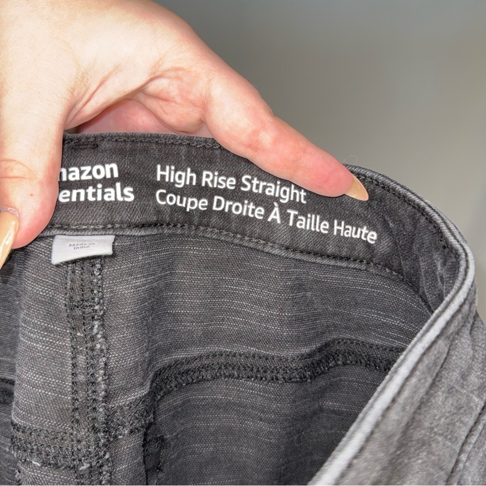 Amazon Essentials Women’s High-Rise Straight Jeans | Washed Black | Size 4 | NWT - Picture 5 of 6